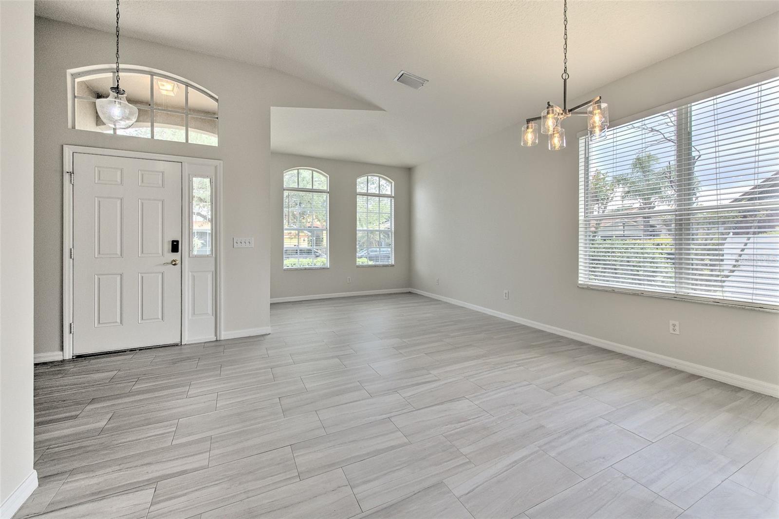 13760 OGAKOR DR, RIVERVIEW, FL, 33579