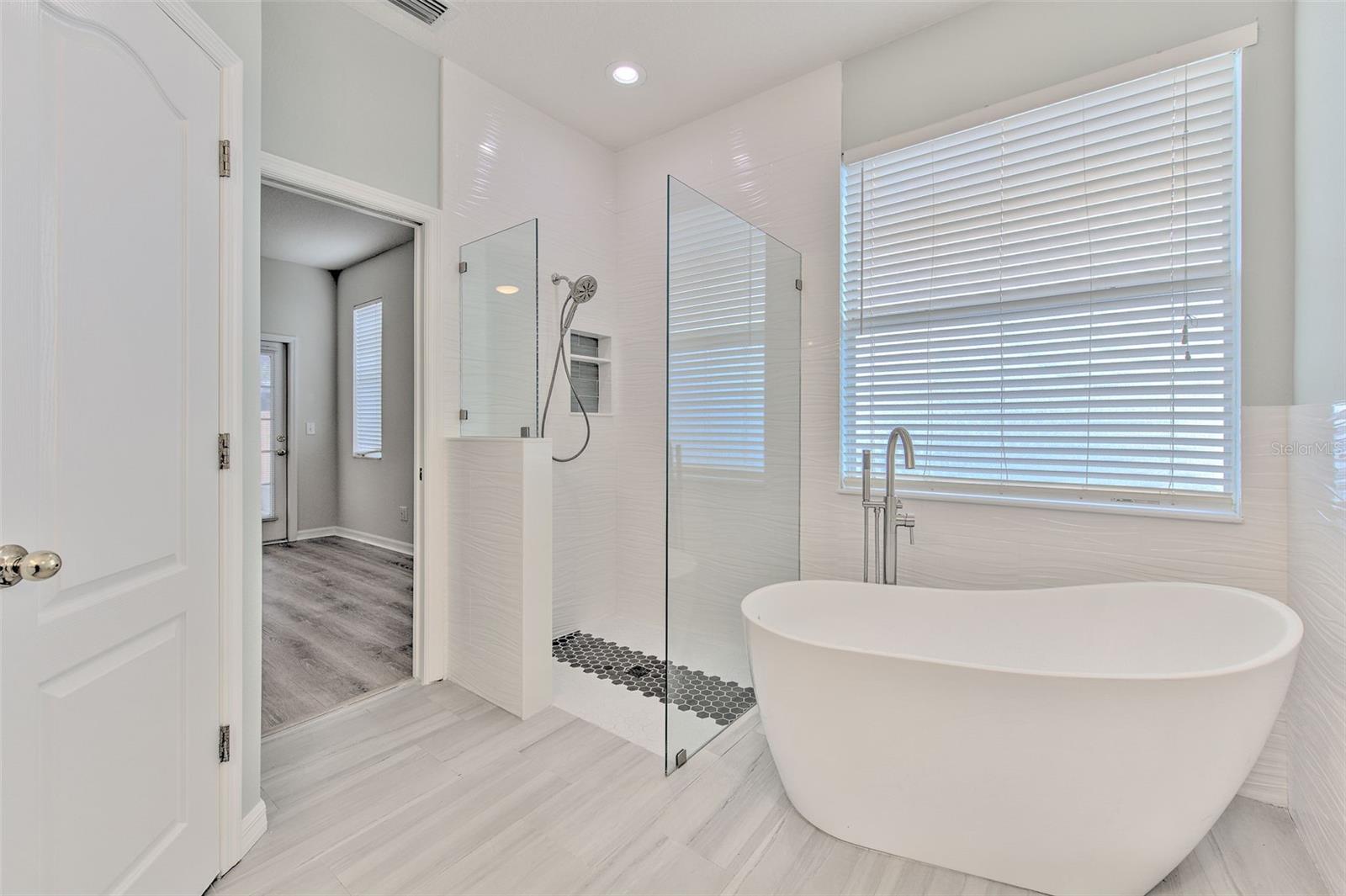 13760 OGAKOR DR, RIVERVIEW, FL, 33579