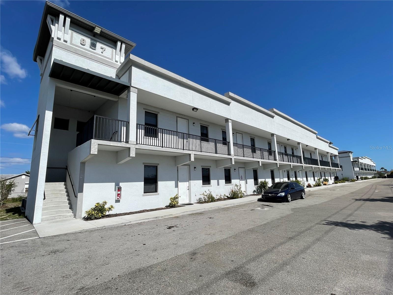 907 SKYLINE BLVD #915, CAPE CORAL, FL, 33991