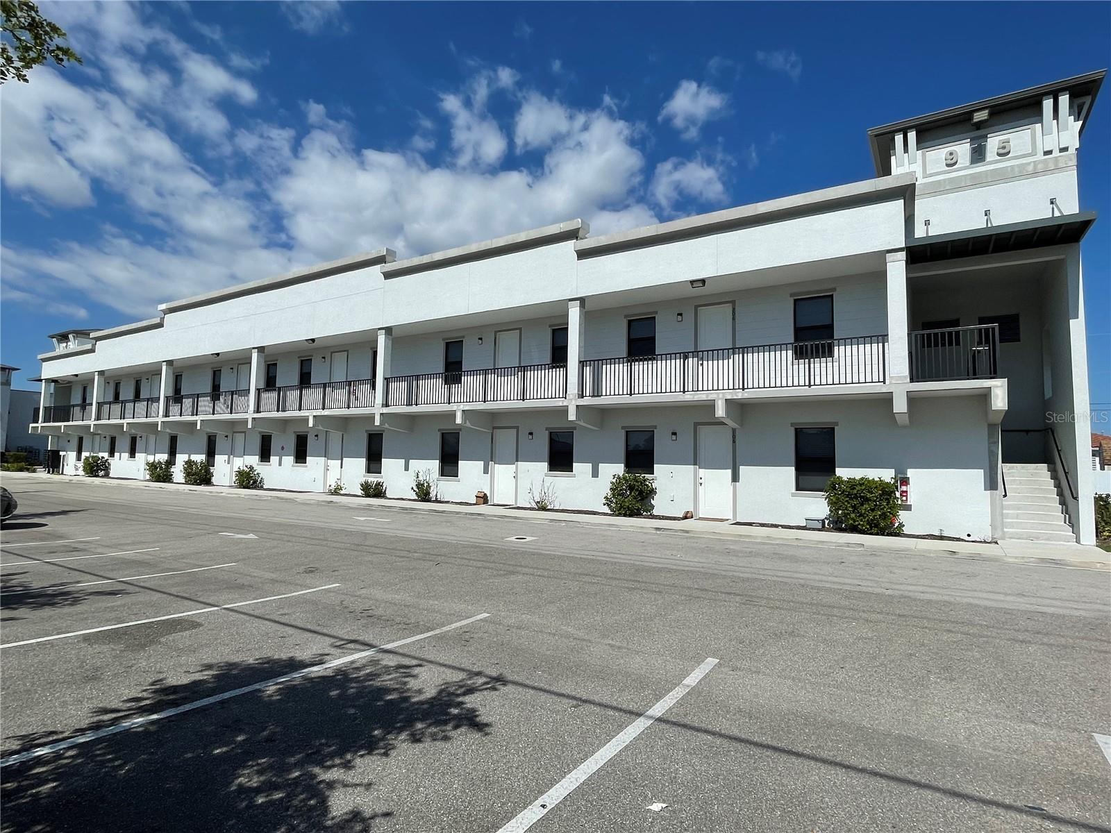 907 SKYLINE BLVD #915, CAPE CORAL, FL, 33991