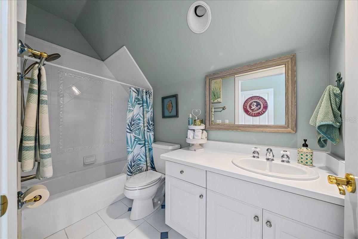 1200 PENINSULA DR, TAVARES, FL, 32778