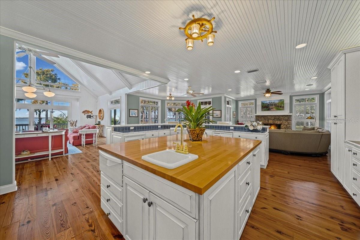 1200 PENINSULA DR, TAVARES, FL, 32778