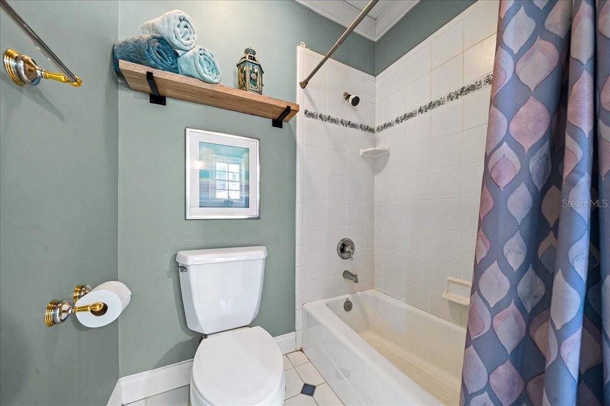1200 PENINSULA DR, TAVARES, FL, 32778