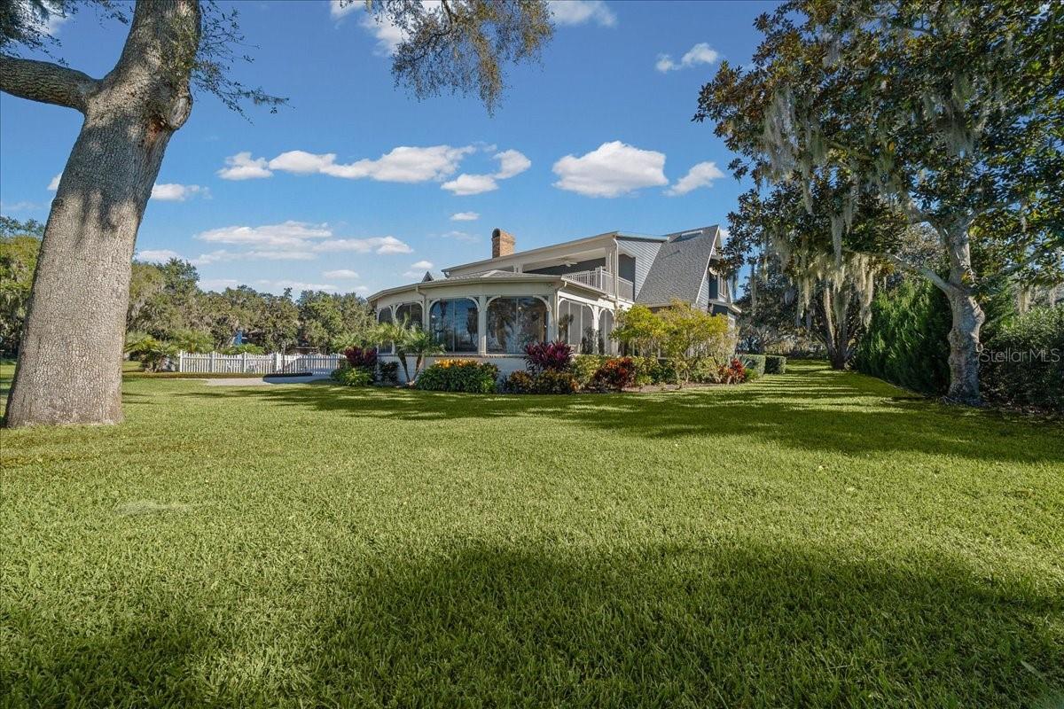 1200 PENINSULA DR, TAVARES, FL, 32778