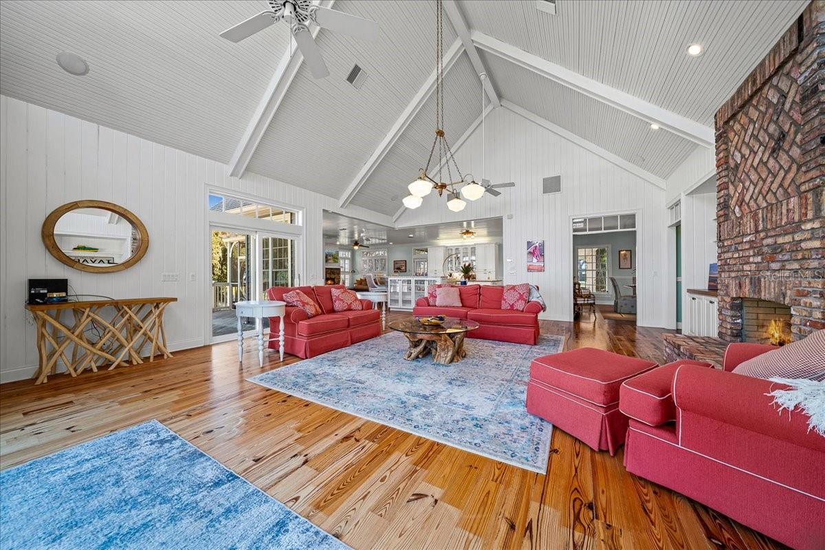 1200 PENINSULA DR, TAVARES, FL, 32778