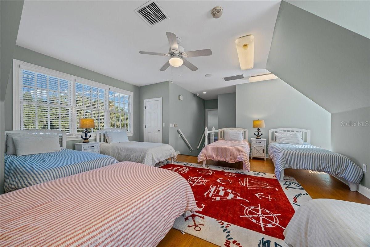 1200 PENINSULA DR, TAVARES, FL, 32778