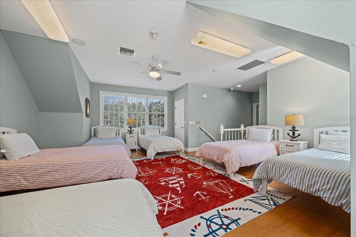 1200 PENINSULA DR, TAVARES, FL, 32778