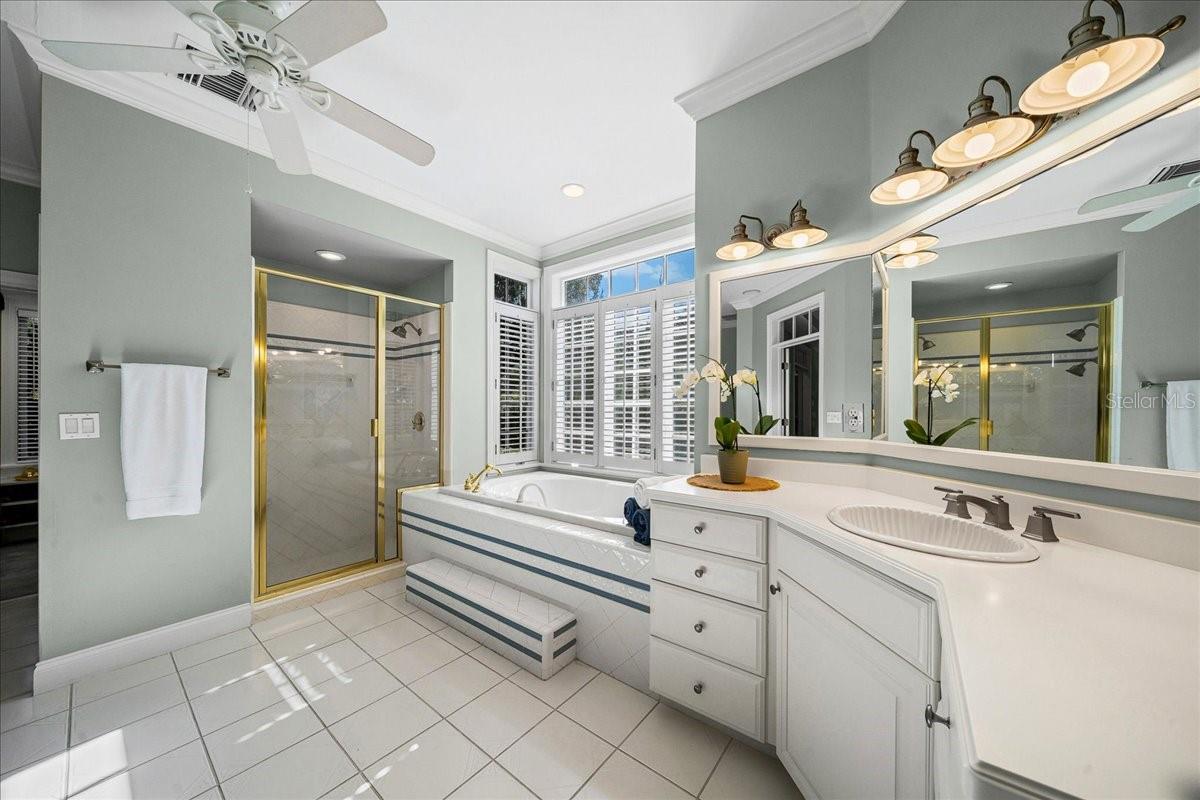 1200 PENINSULA DR, TAVARES, FL, 32778