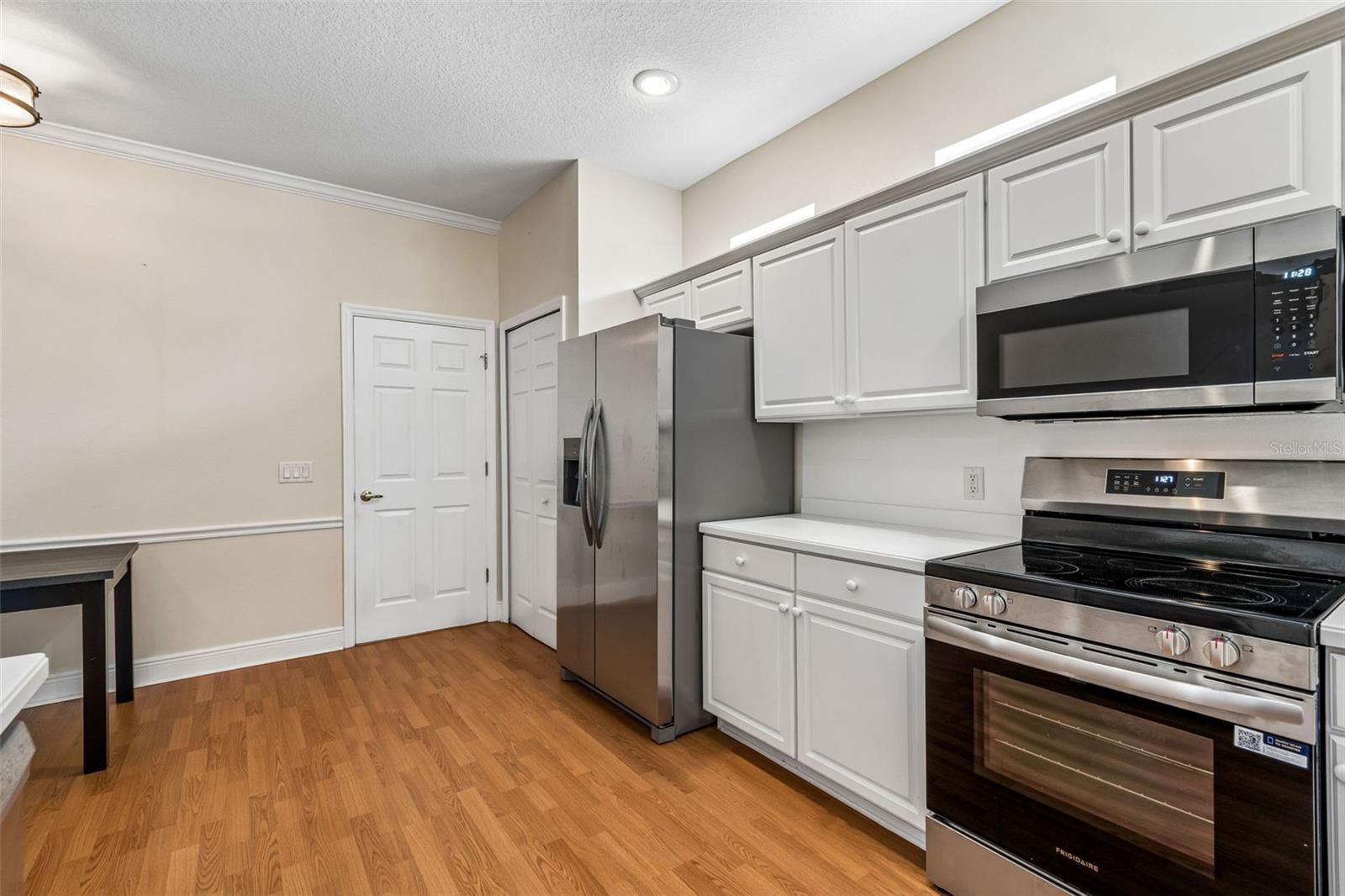 Kitchen w/NEW Stainless Steel Appliances