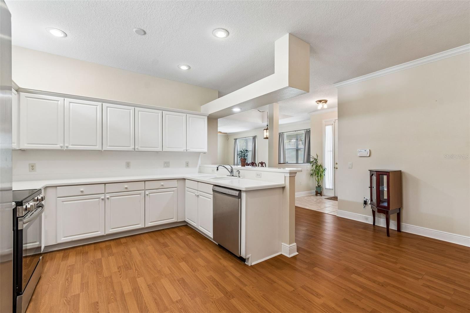 Kitchen w/NEW Stainless Steel Appliances