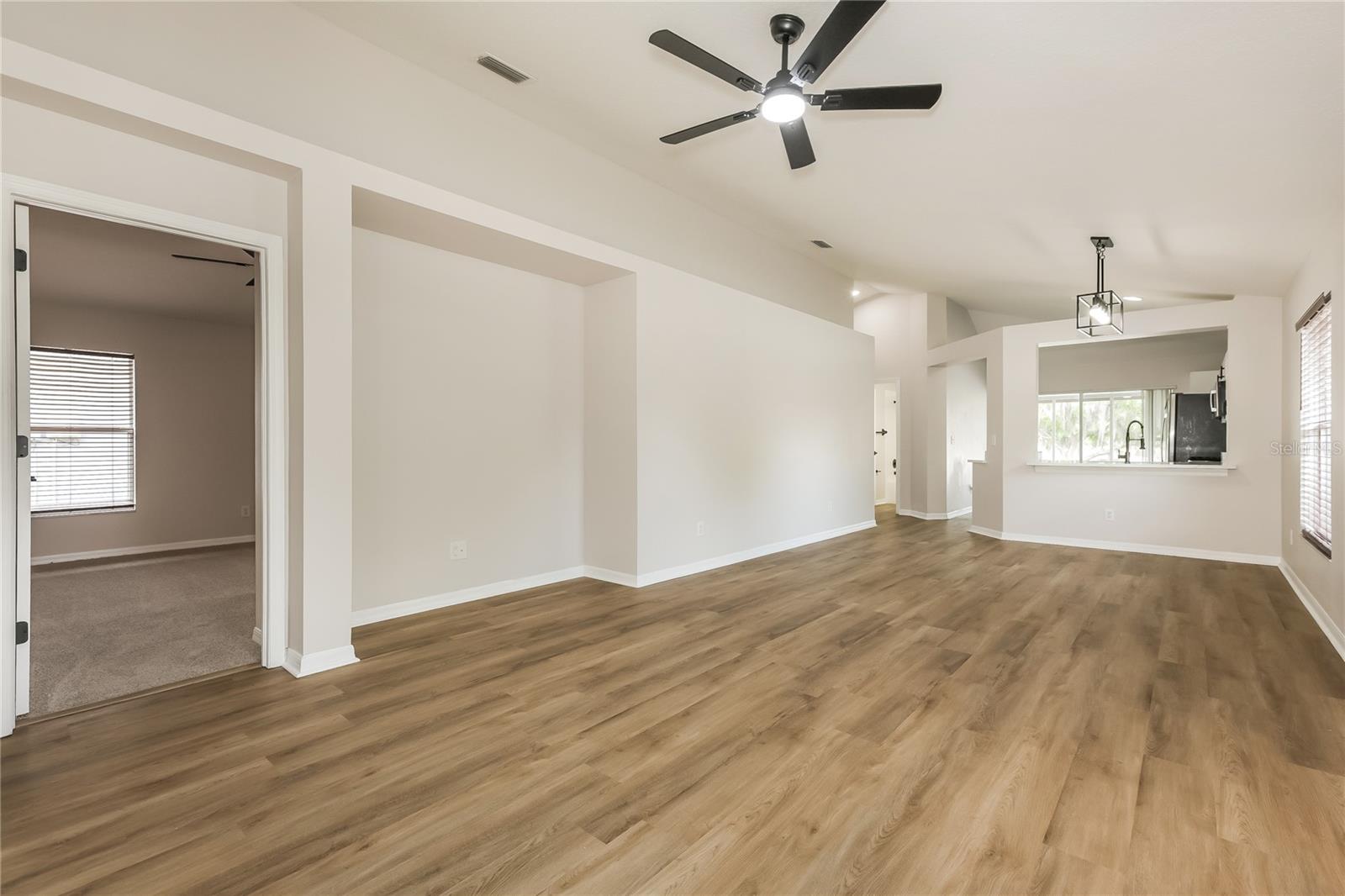 208 SUMMER SAILS DR, VALRICO, FL, 33594