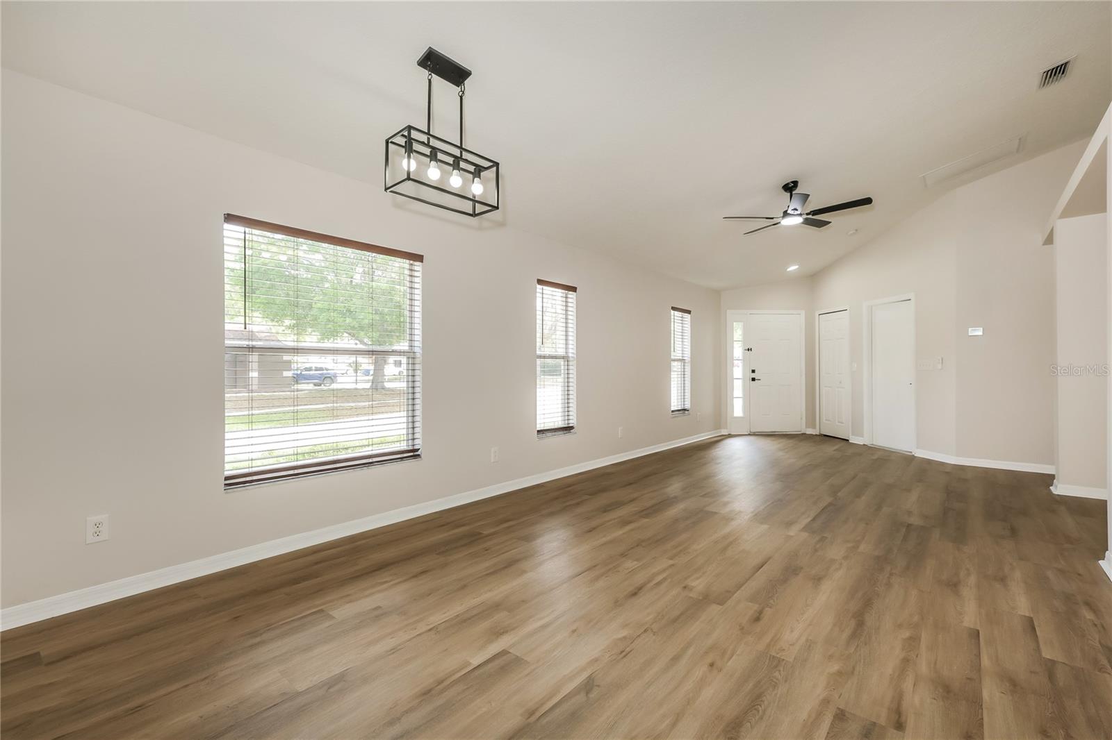 208 SUMMER SAILS DR, VALRICO, FL, 33594