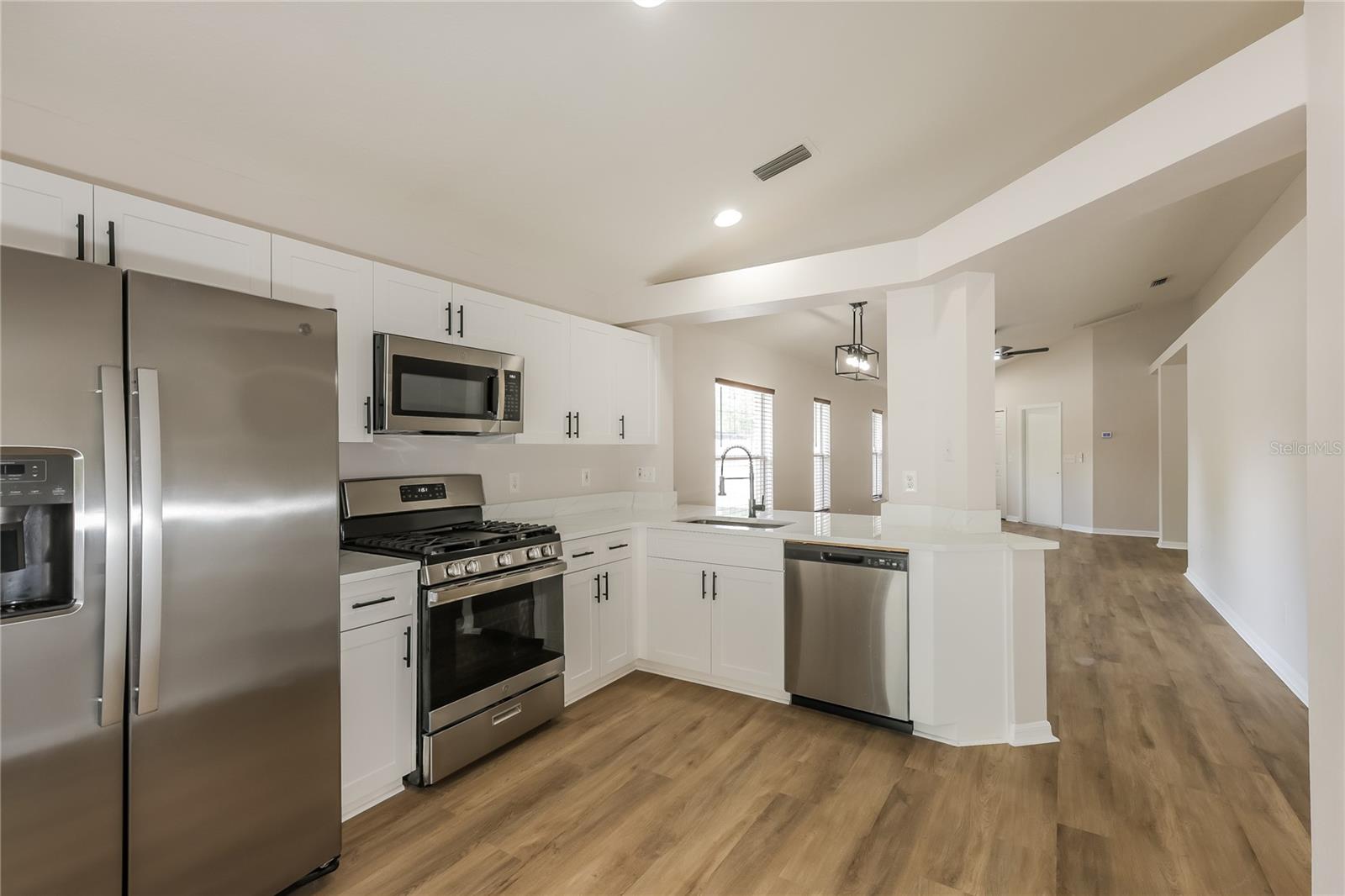 208 SUMMER SAILS DR, VALRICO, FL, 33594