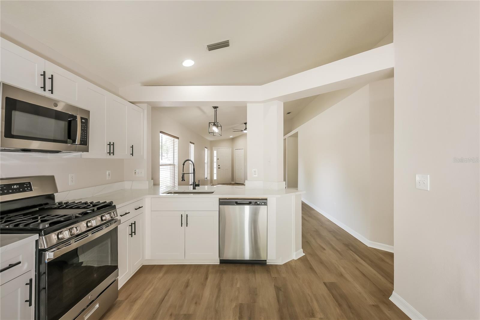 208 SUMMER SAILS DR, VALRICO, FL, 33594
