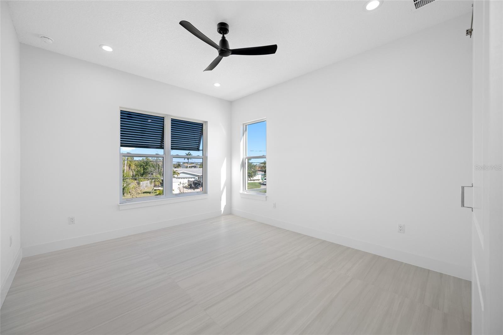 11460 7TH ST E, TREASURE ISLAND, FL, 33706