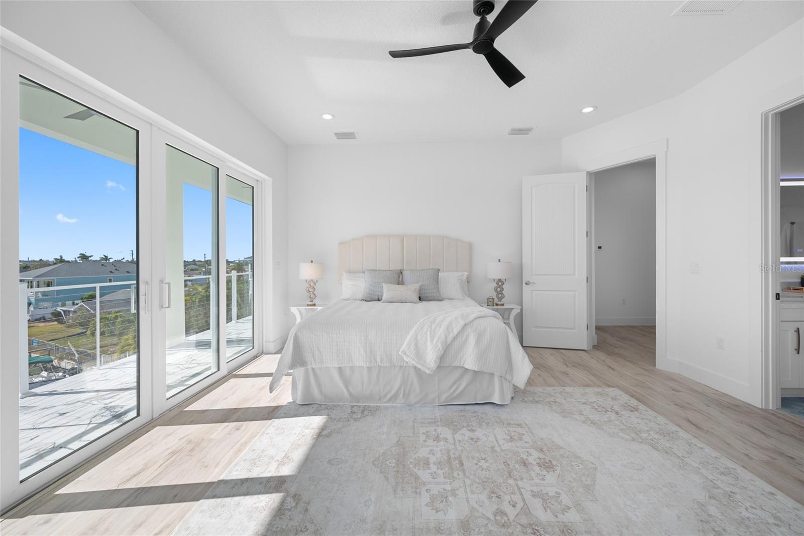 11460 7TH ST E, TREASURE ISLAND, FL, 33706
