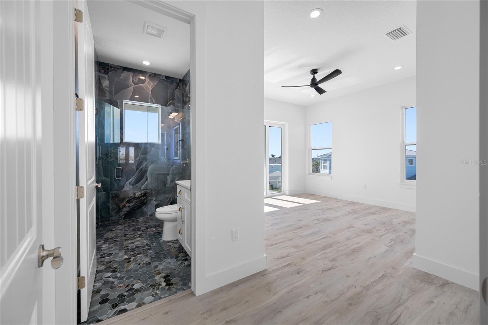 11460 7TH ST E, TREASURE ISLAND, FL, 33706