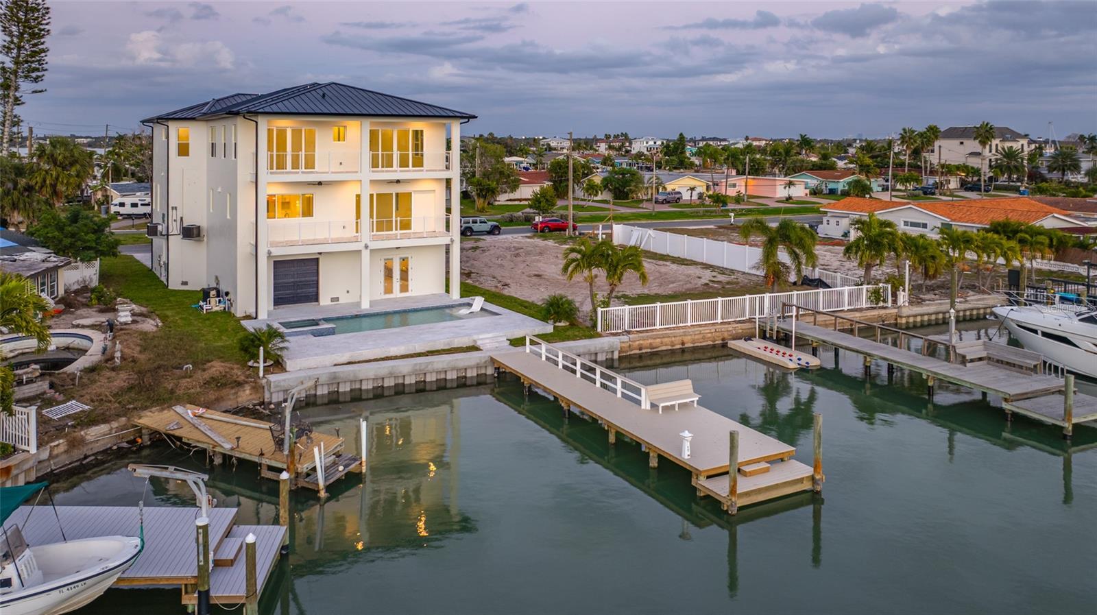 11460 7TH ST E, TREASURE ISLAND, FL, 33706
