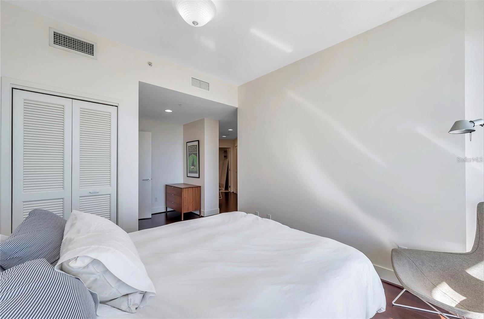 175 1ST ST S #2804, ST PETERSBURG, FL, 33701