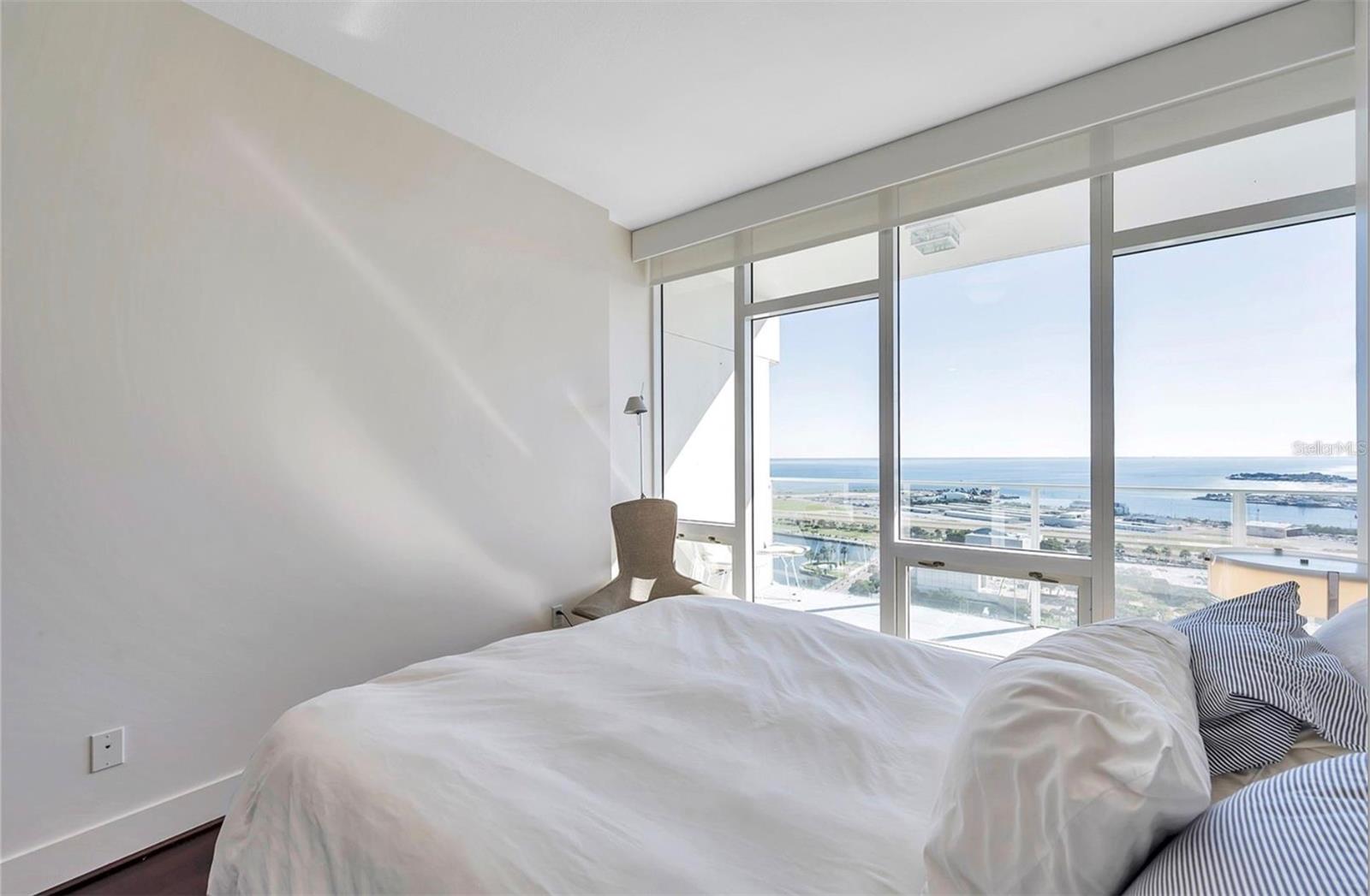 175 1ST ST S #2804, ST PETERSBURG, FL, 33701