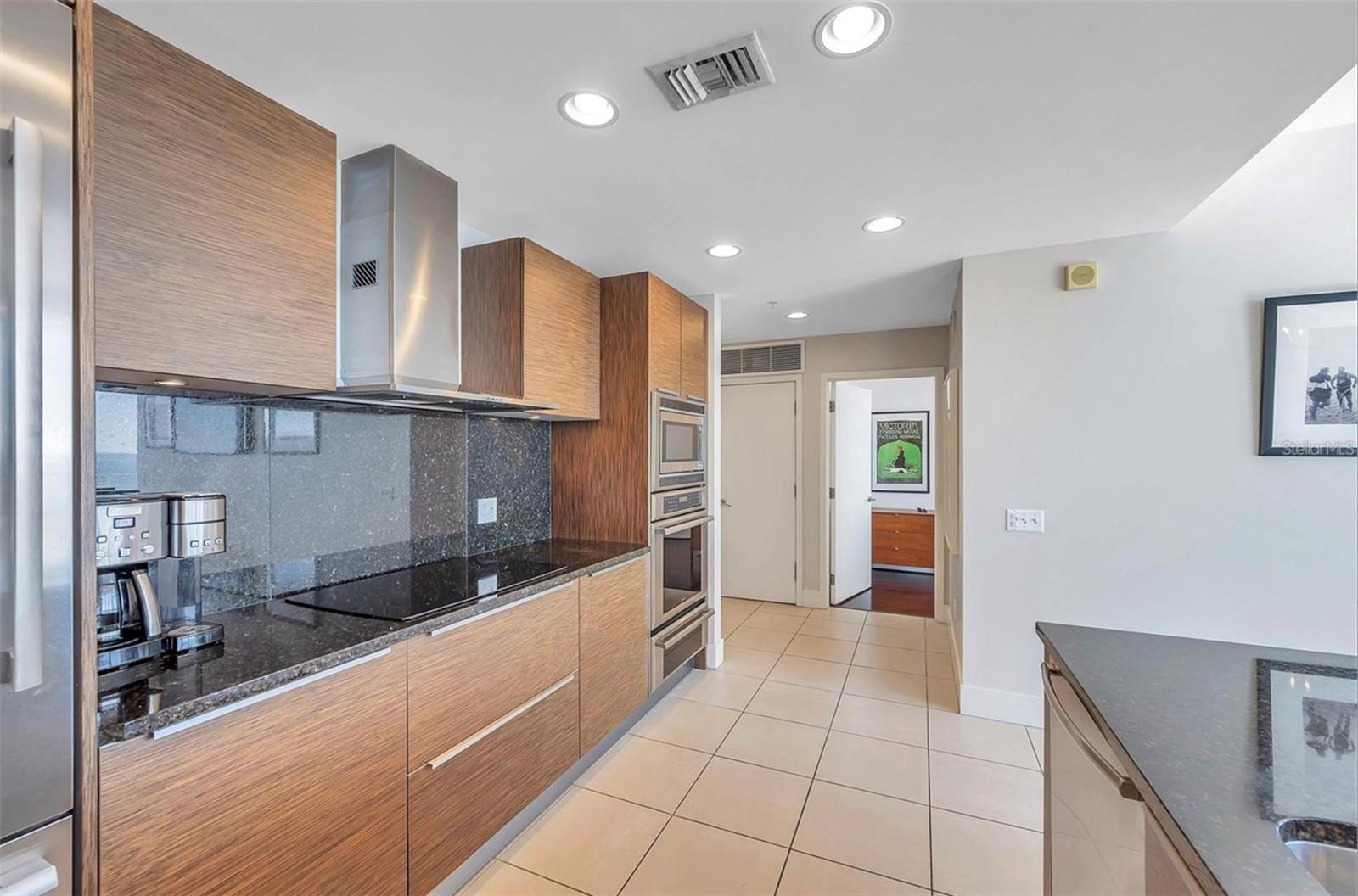 175 1ST ST S #2804, ST PETERSBURG, FL, 33701