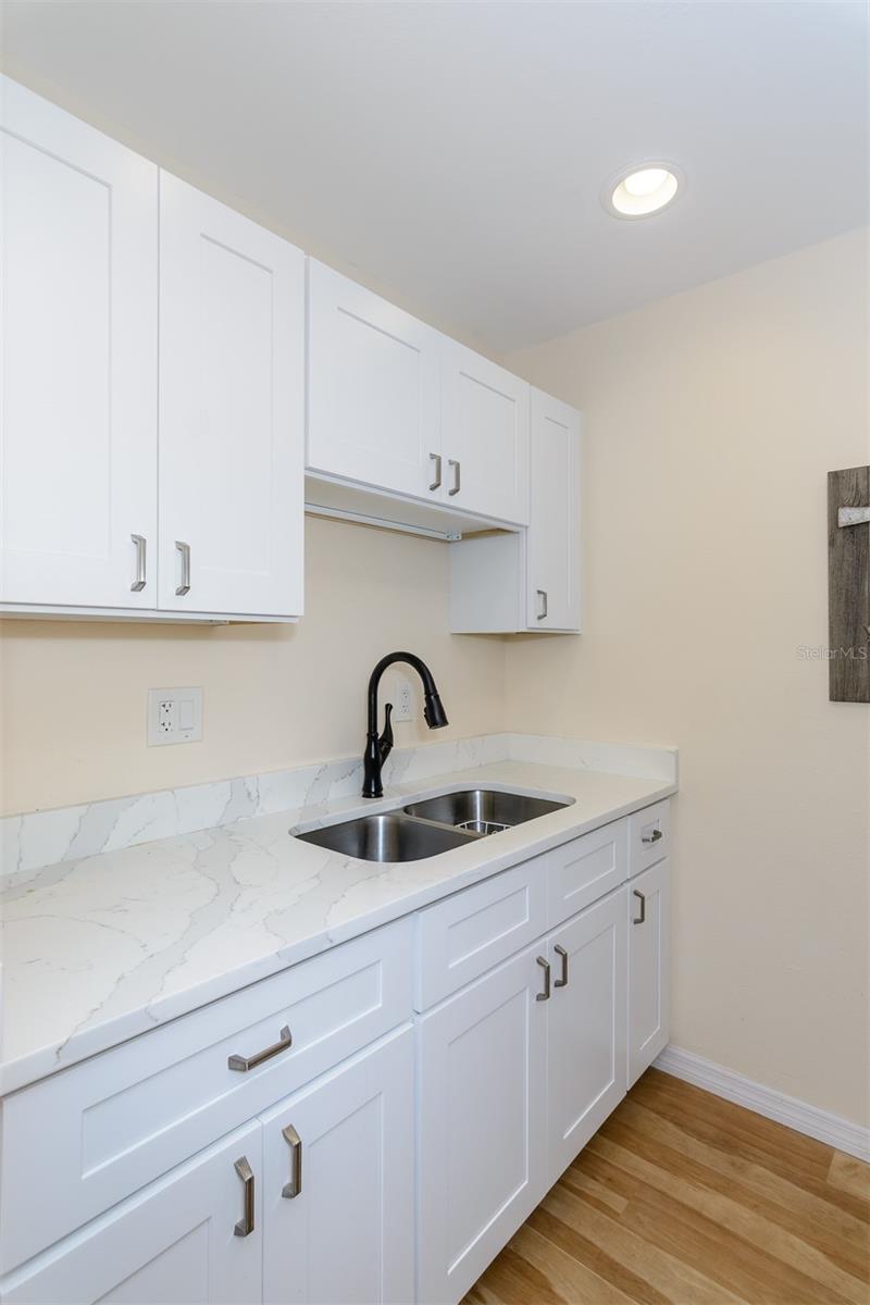 2444 ENTERPRISE RD #8, CLEARWATER, FL, 33763