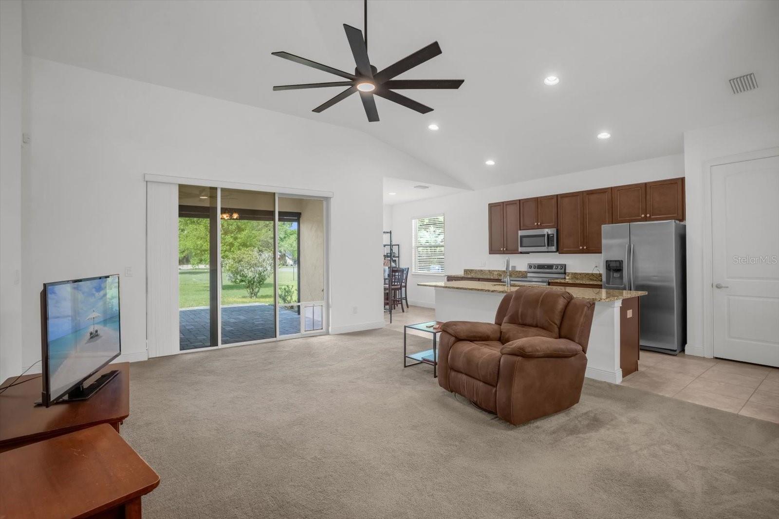 699 S DIXIE DR, HOWEY IN THE HILLS, FL, 34737