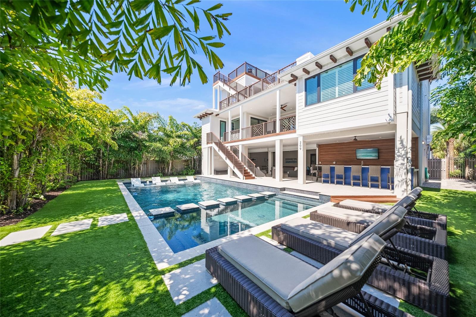 209 WILLOW AVE, ANNA MARIA, FL, 34216