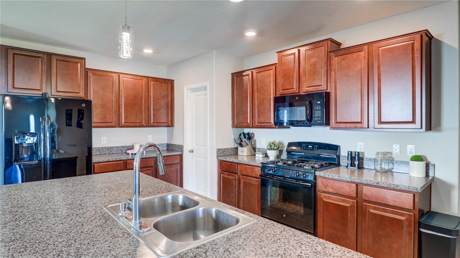9633 CHANNING HILL DR, SUN CITY CENTER, FL, 33573