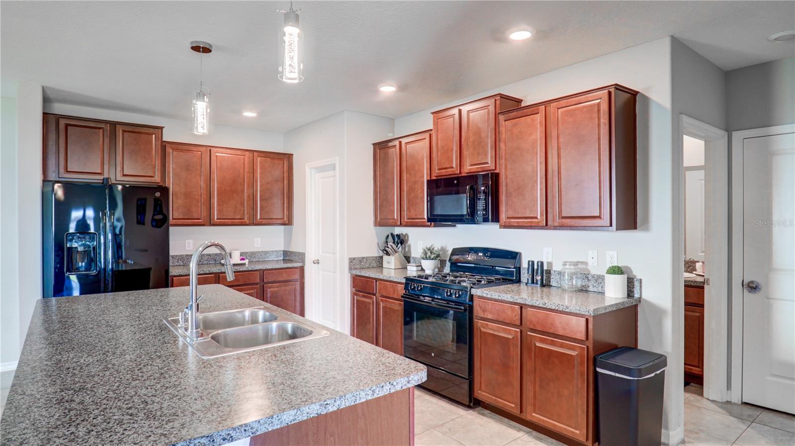 9633 CHANNING HILL DR, SUN CITY CENTER, FL, 33573