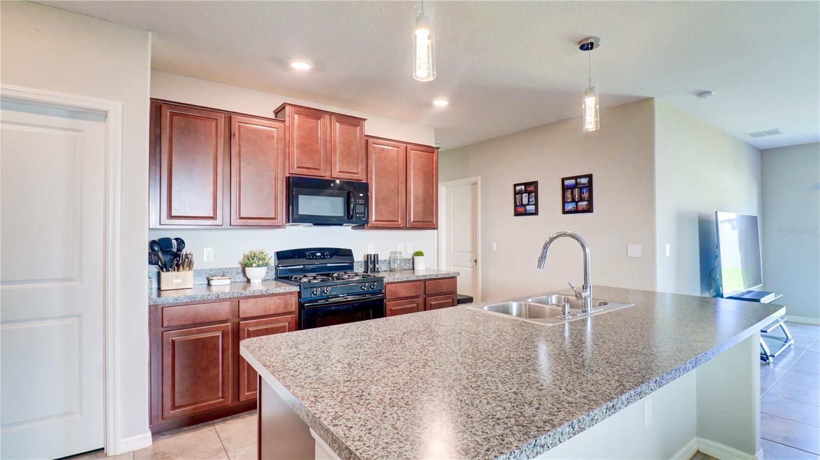 9633 CHANNING HILL DR, SUN CITY CENTER, FL, 33573