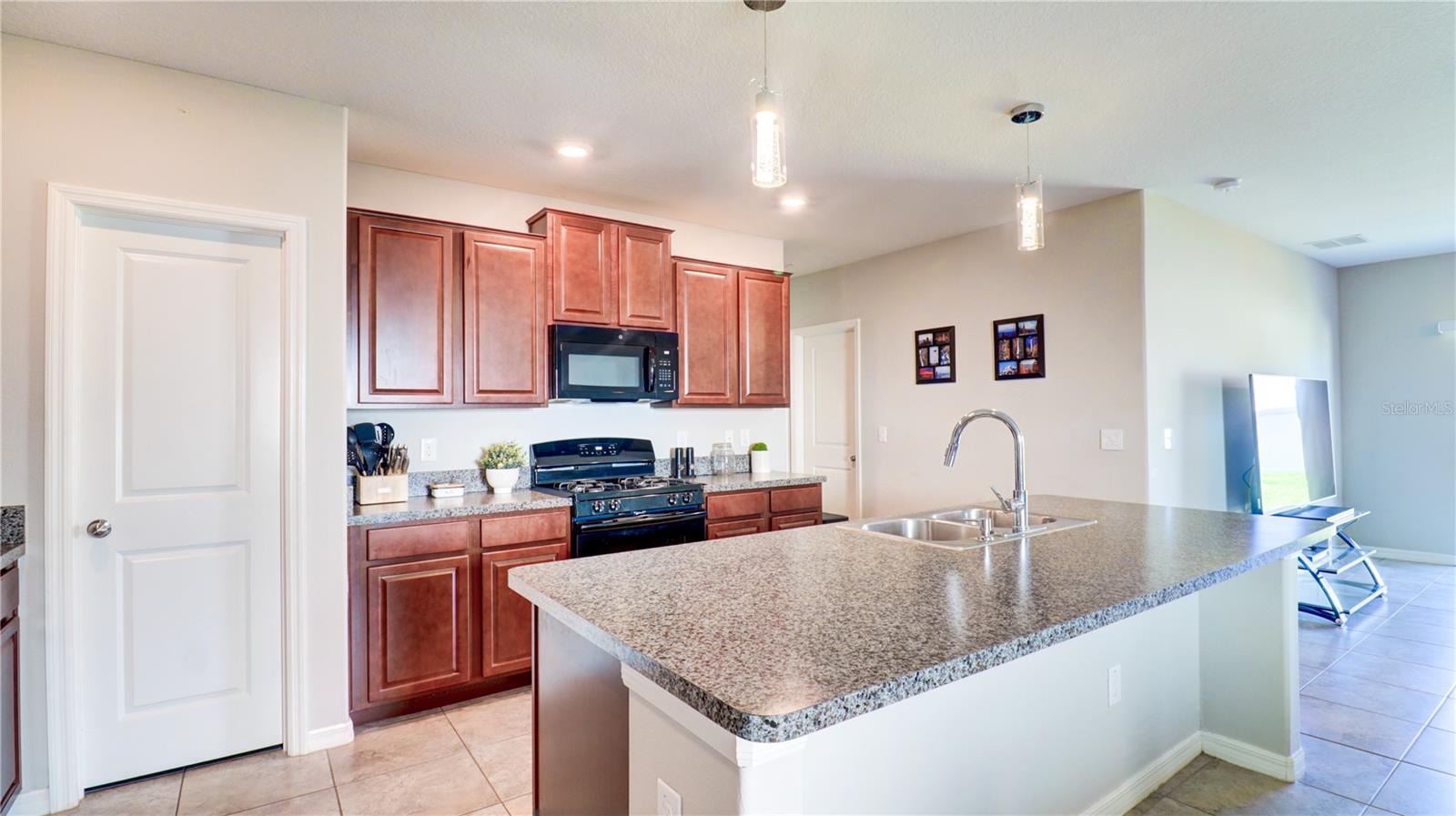 9633 CHANNING HILL DR, SUN CITY CENTER, FL, 33573