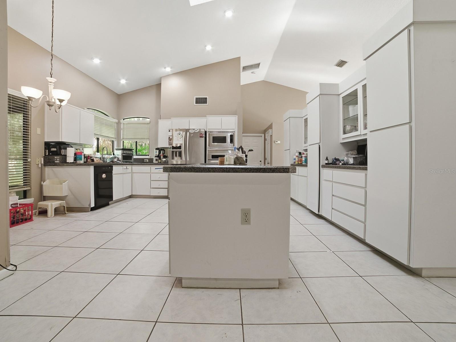 104 PEPPERTREE CT, YALAHA, FL, 34797