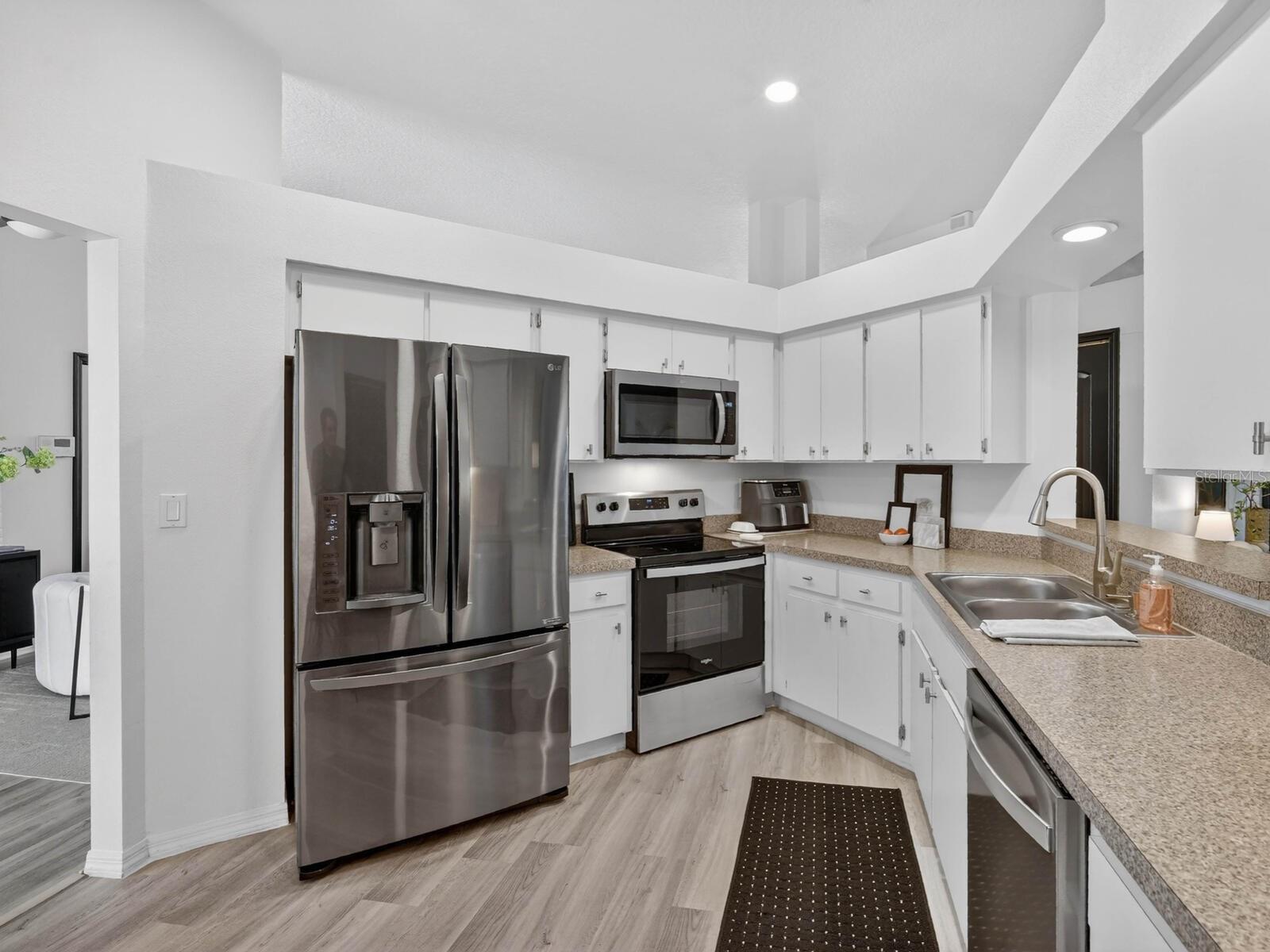 357 WATERFORD CIR W, TARPON SPRINGS, FL, 34688