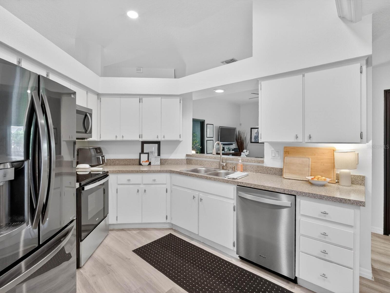 357 WATERFORD CIR W, TARPON SPRINGS, FL, 34688