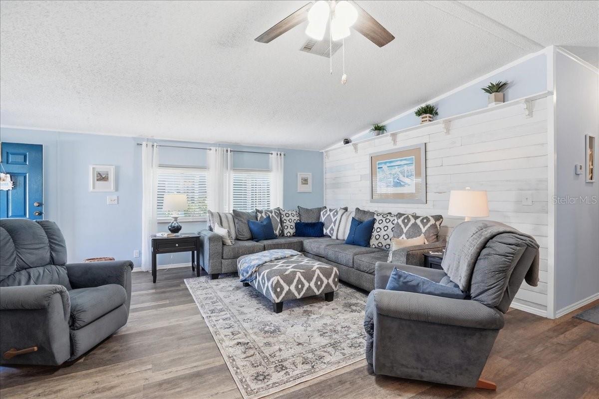 1001 STARKEY RD #282, LARGO, FL, 33771