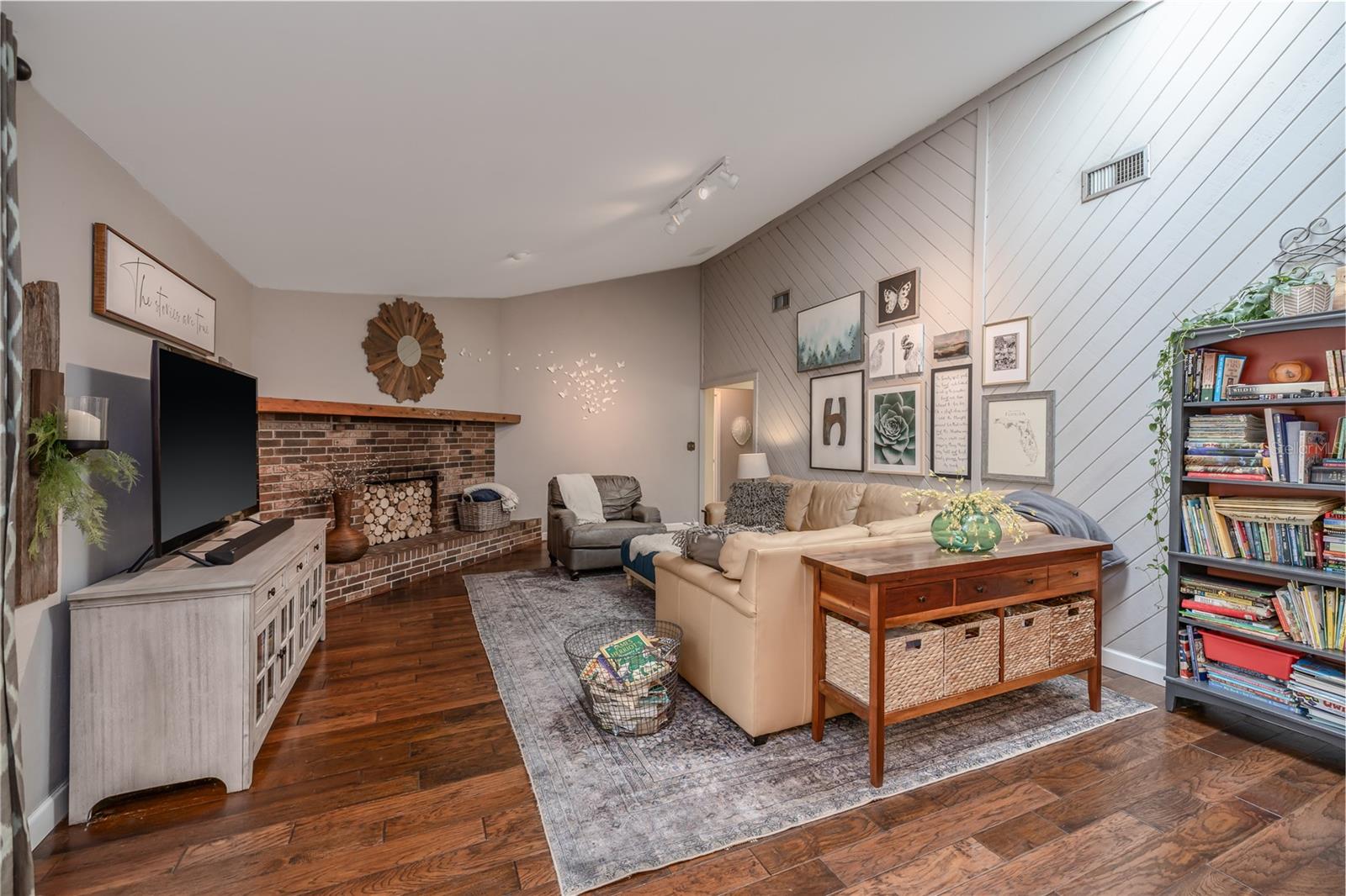 379 OAKRIDGE RD, ORMOND BEACH, FL, 32174