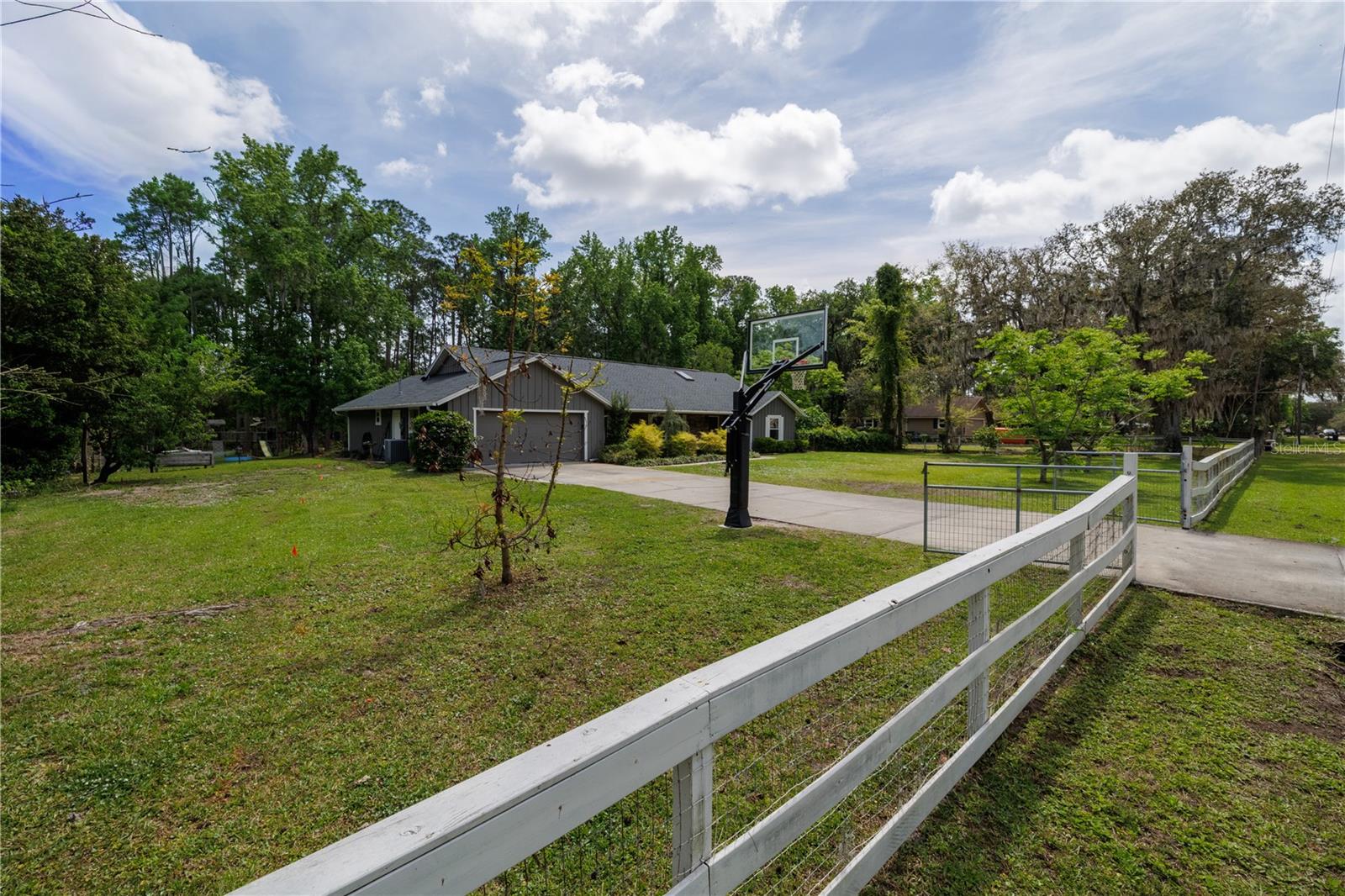 379 OAKRIDGE RD, ORMOND BEACH, FL, 32174