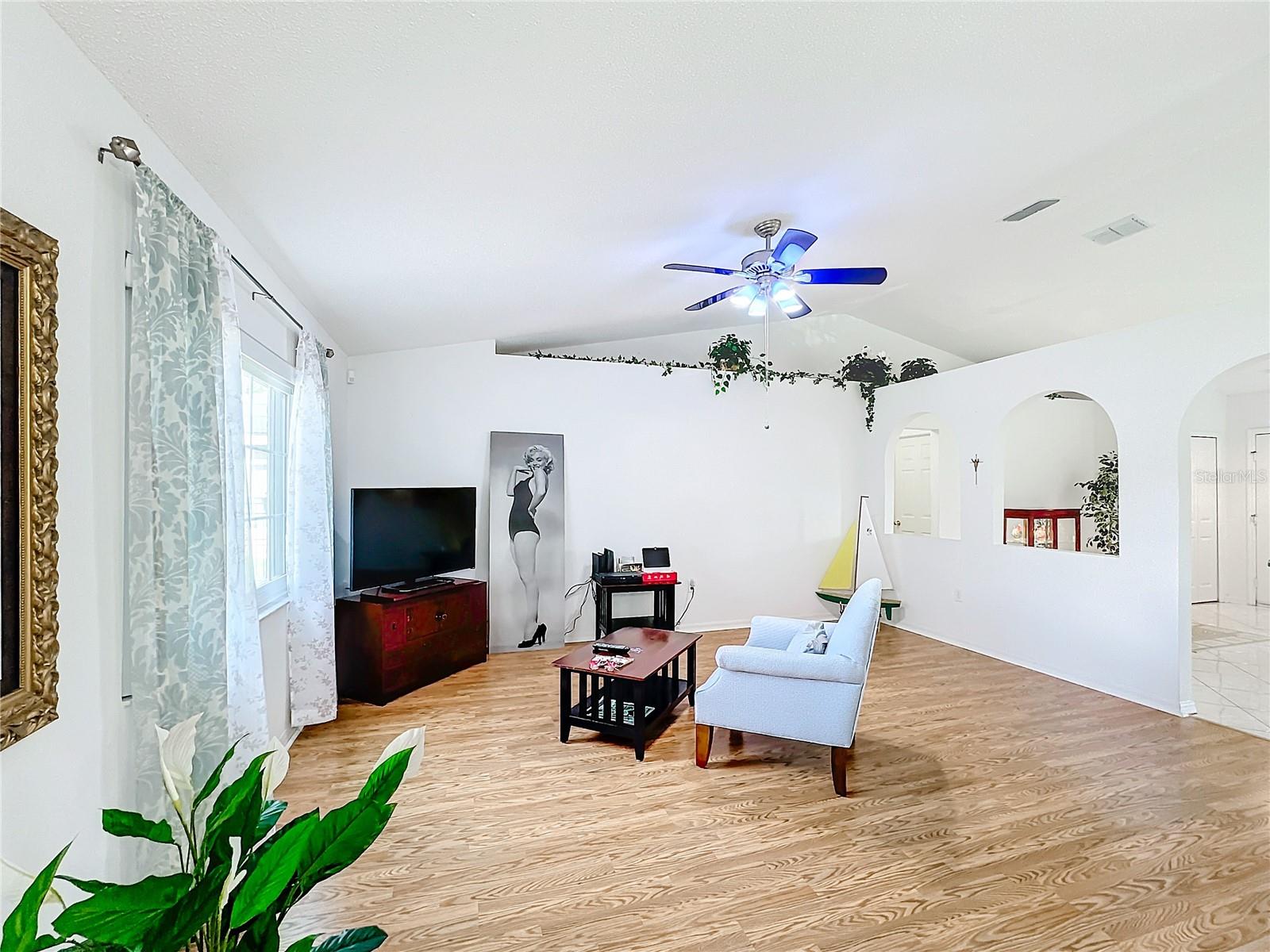 121 POMPEI DR, KISSIMMEE, FL, 34758