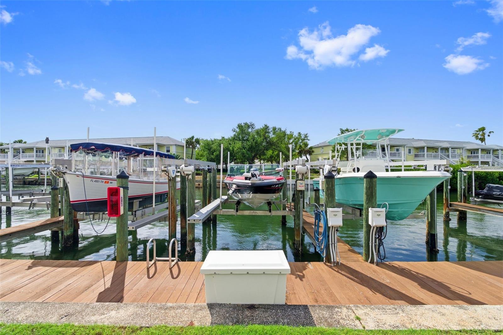 4751 COQUINA KEY DR SE, ST PETERSBURG, FL, 33705
