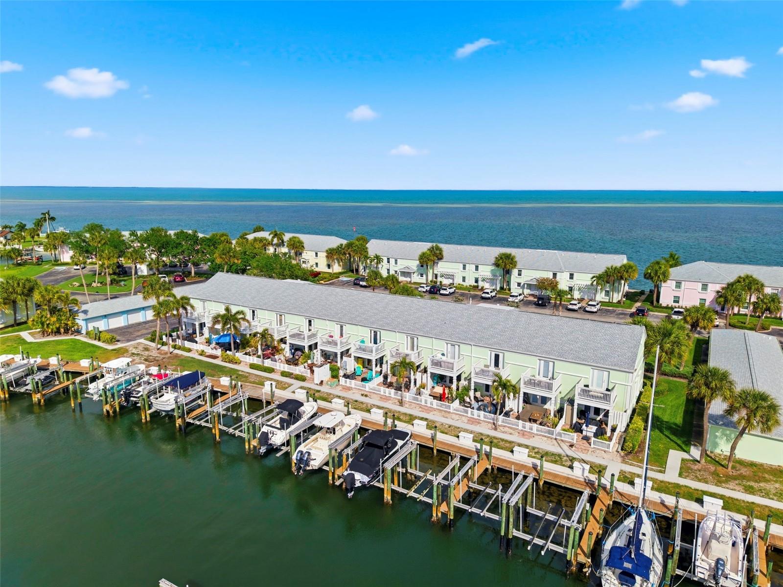 4751 COQUINA KEY DR SE, ST PETERSBURG, FL, 33705