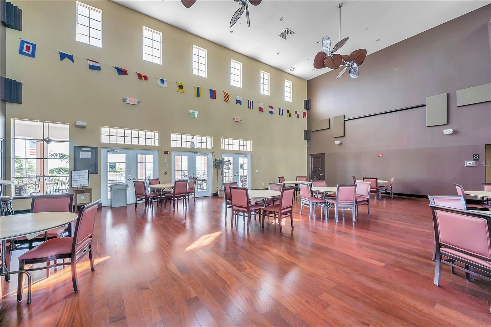 4751 COQUINA KEY DR SE, ST PETERSBURG, FL, 33705
