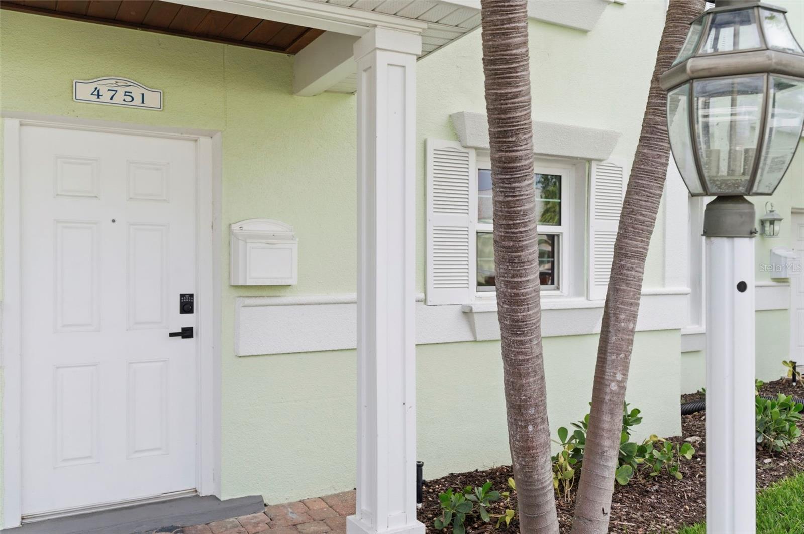 4751 COQUINA KEY DR SE, ST PETERSBURG, FL, 33705