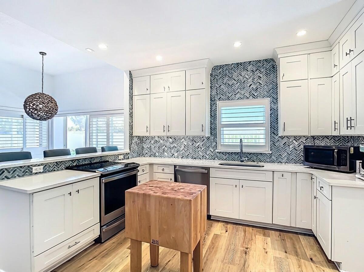 8400 MANASOTA KEY RD, ENGLEWOOD, FL, 34223