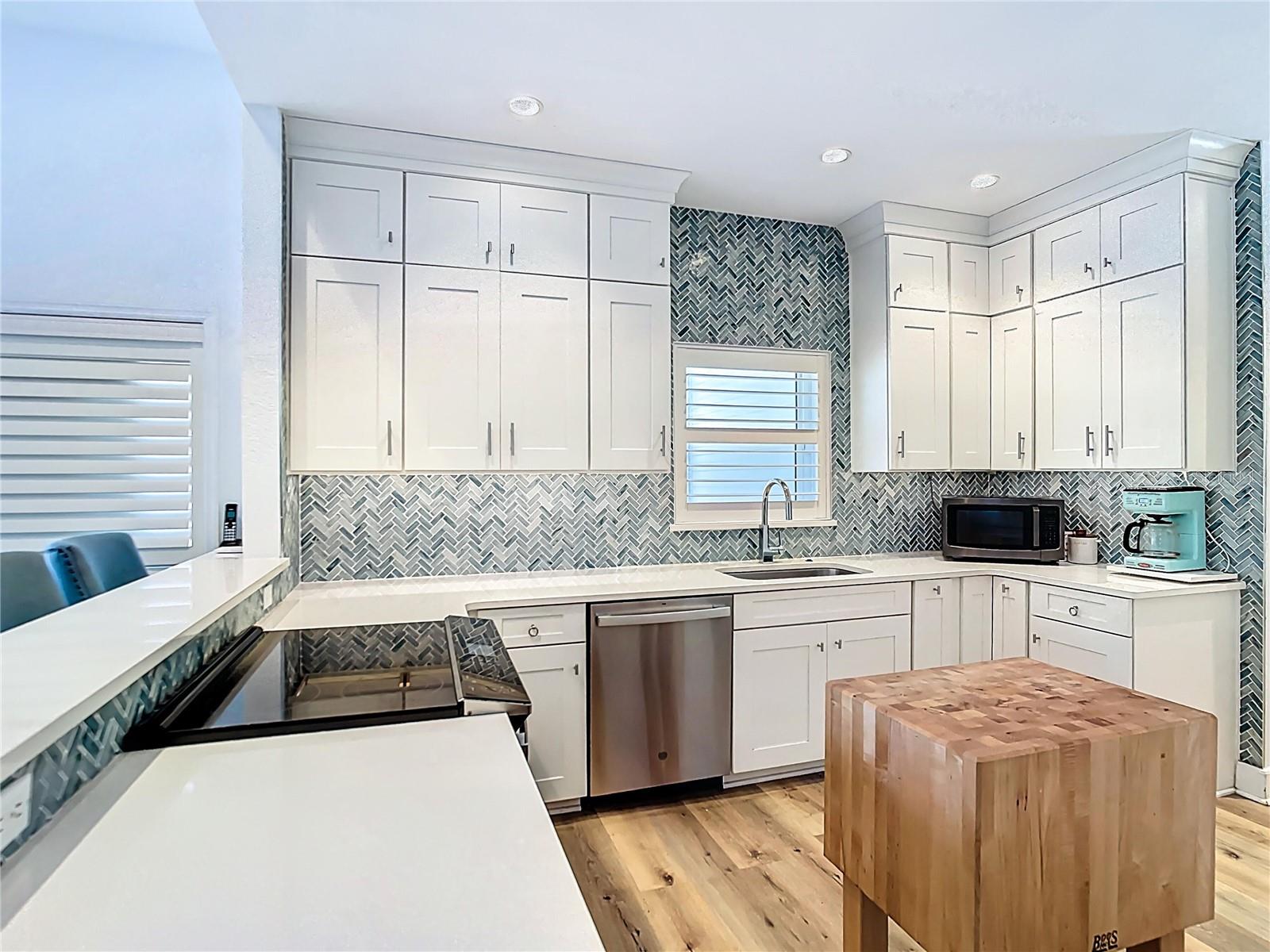 8400 MANASOTA KEY RD, ENGLEWOOD, FL, 34223
