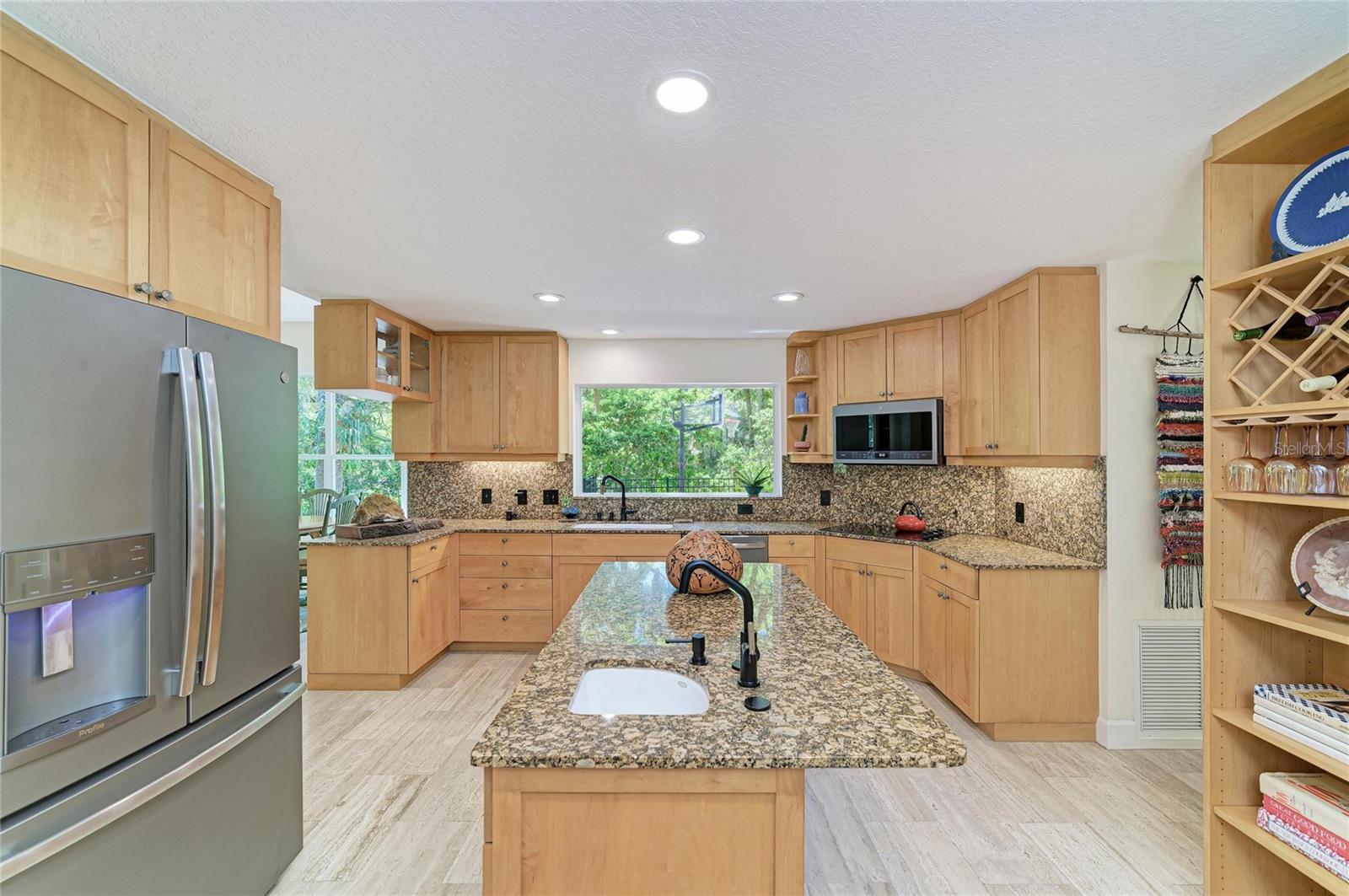 3705 62ND ST E, BRADENTON, FL, 34208