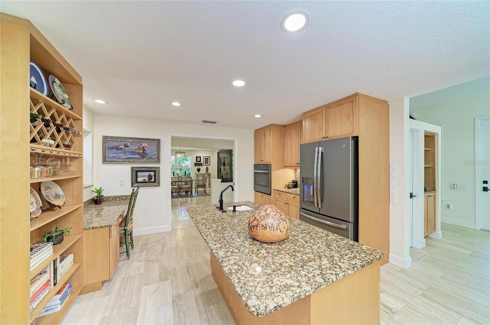 3705 62ND ST E, BRADENTON, FL, 34208