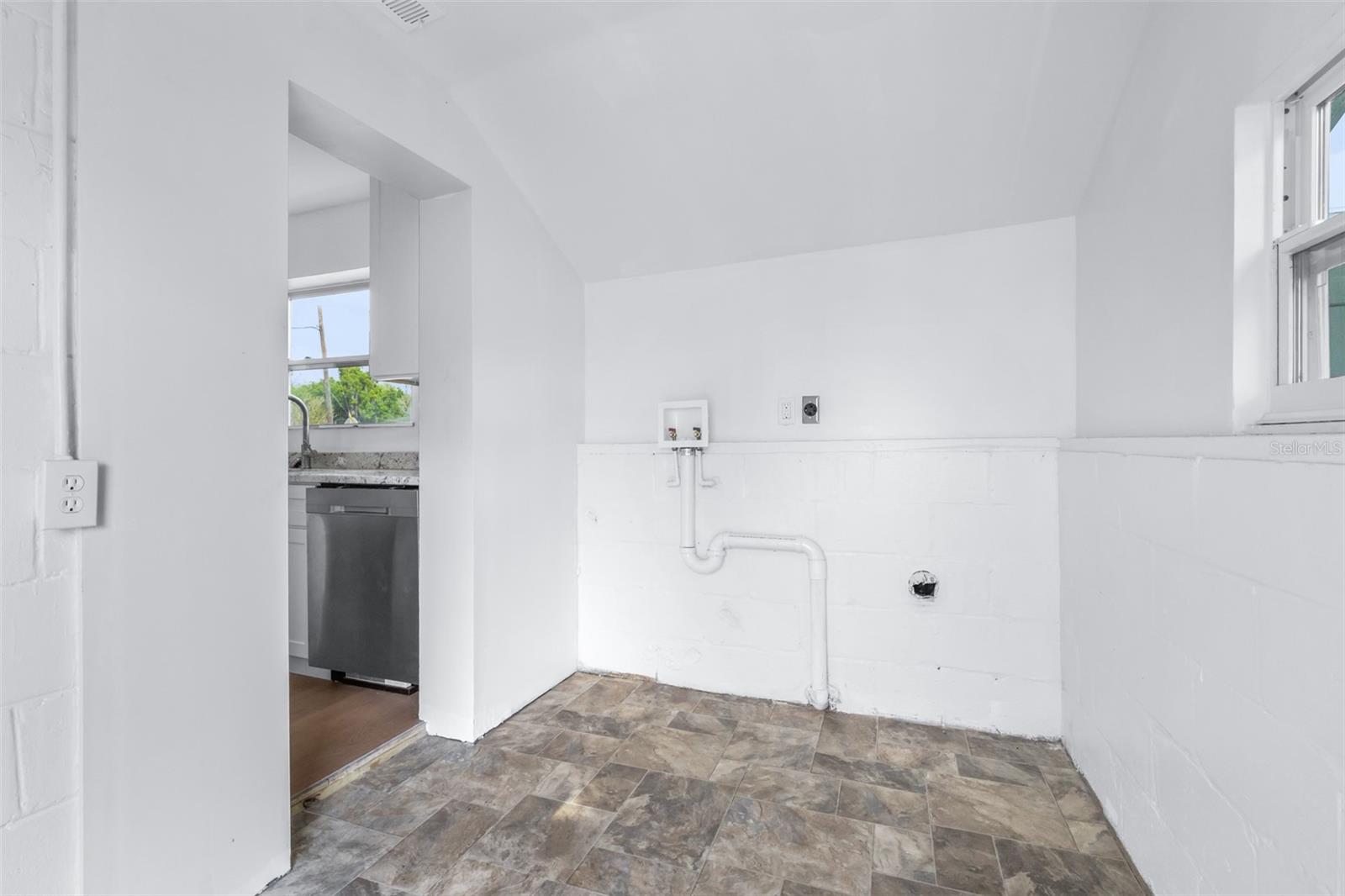 217 NW 4TH AVE, MULBERRY, FL, 33860