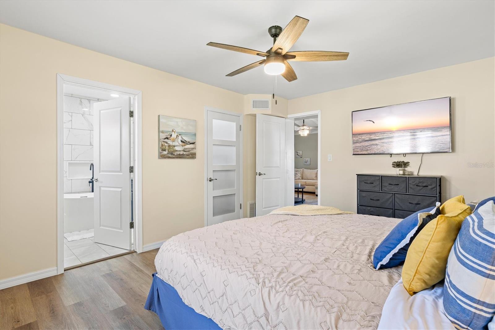 214 GAINES AVE, SARASOTA, FL, 34243