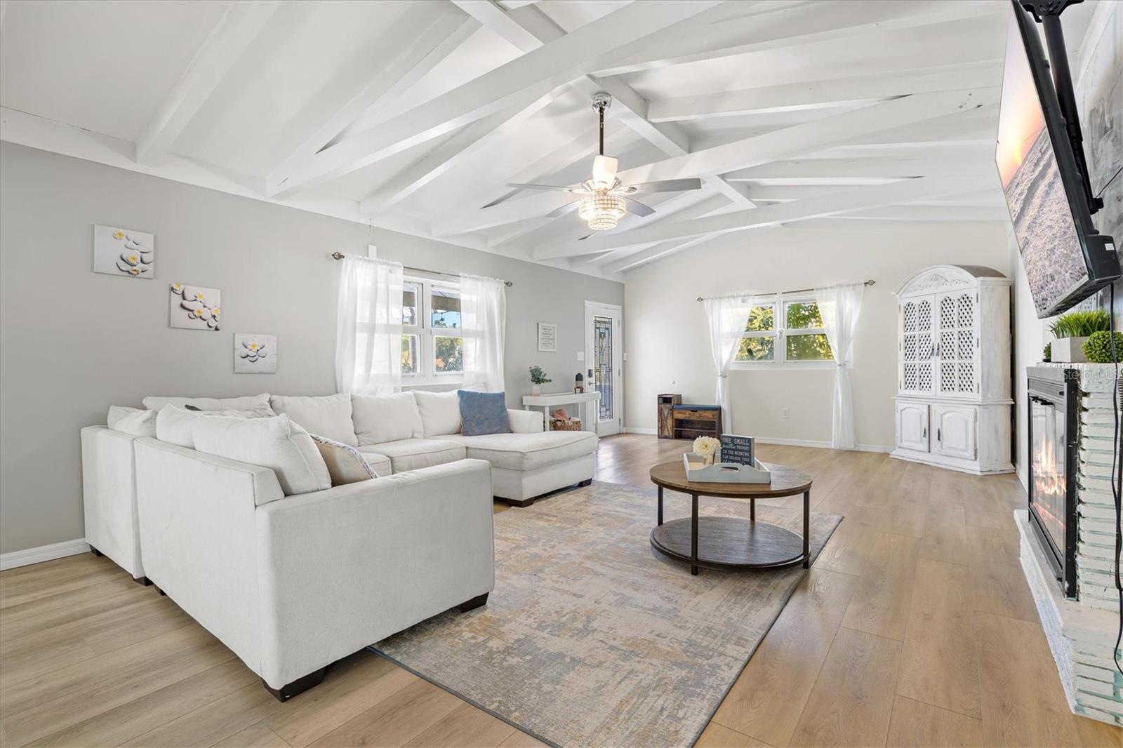 214 GAINES AVE, SARASOTA, FL, 34243